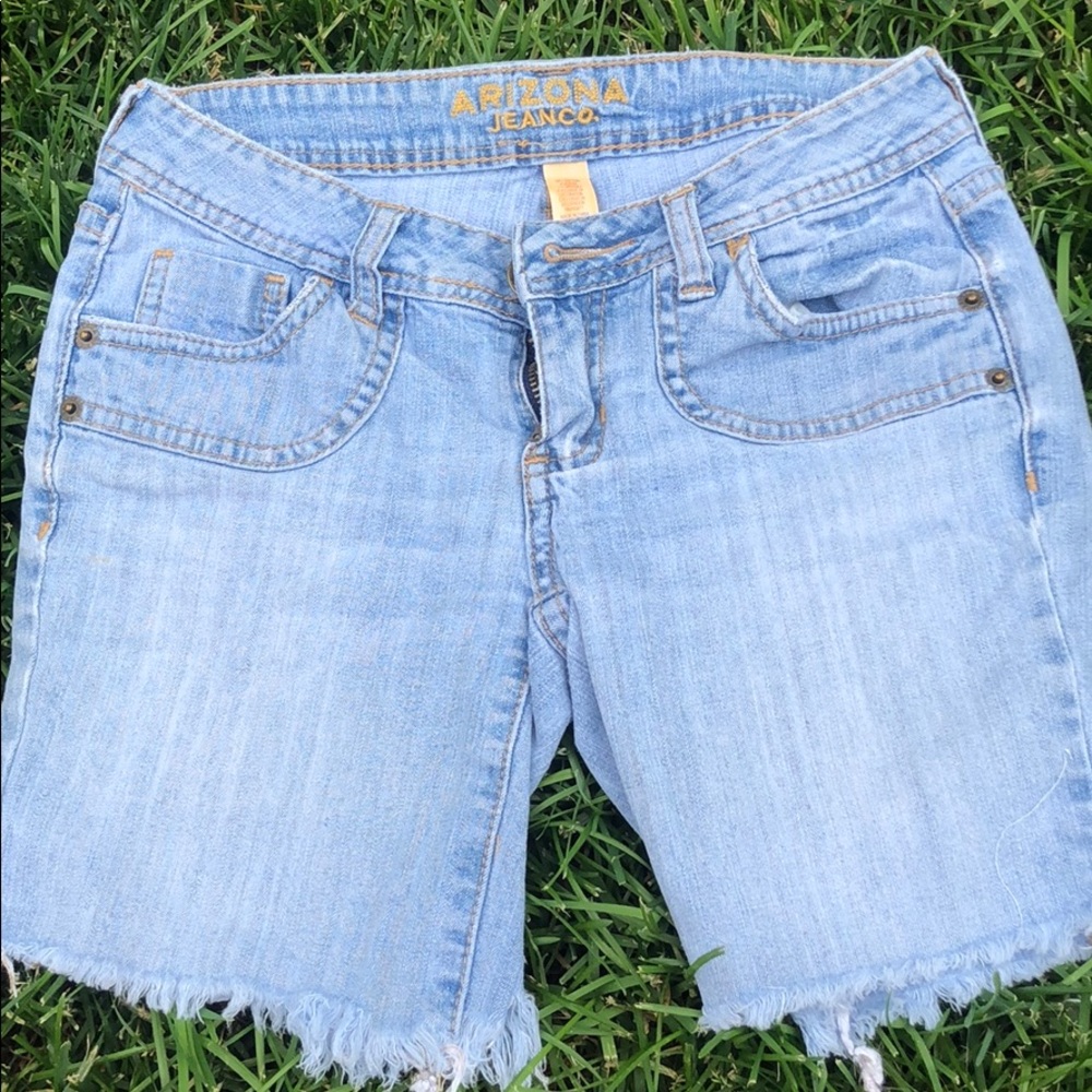 Light wash cut off jeans!